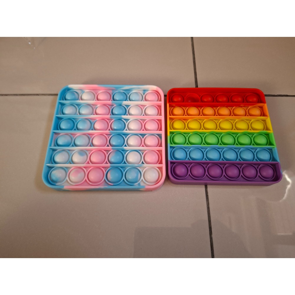 舒壓  指壓洞洞玩具  二手-細節圖2