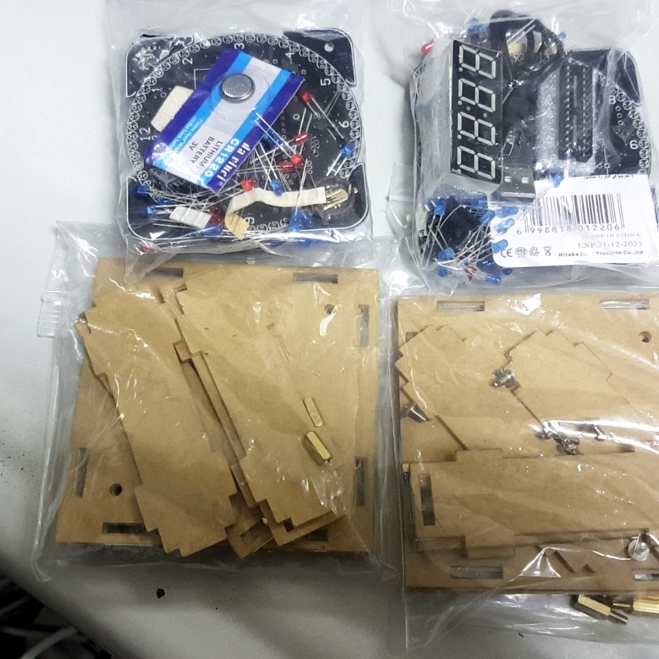 台中現貨 新版電子時鐘套件 C51單片機光控溫度DS1302旋轉LED流水燈DIY製作散件 含電池 含外殼-細節圖8