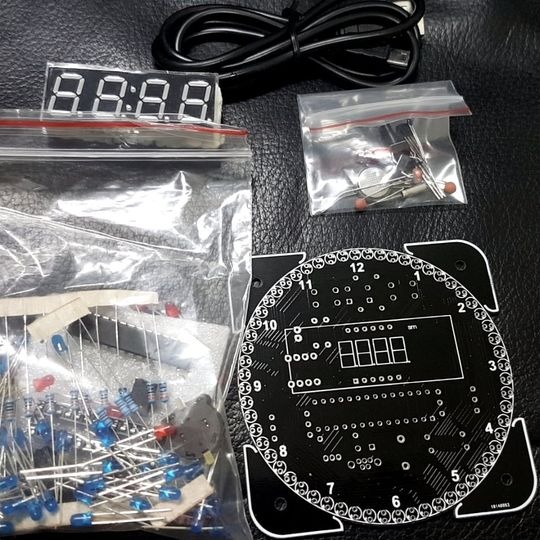 台中現貨 新版電子時鐘套件 C51單片機光控溫度DS1302旋轉LED流水燈DIY製作散件 含電池 含外殼-細節圖9