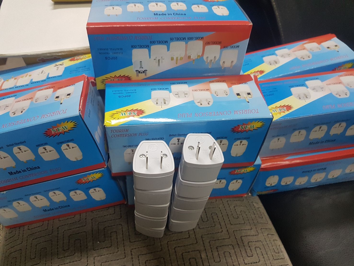 萬用插頭 （兩頭） 全球通用插座 歐規轉美規 國外電器台灣用220V轉110V轉接頭 台中可面交 到貨 200 組 -細節圖6