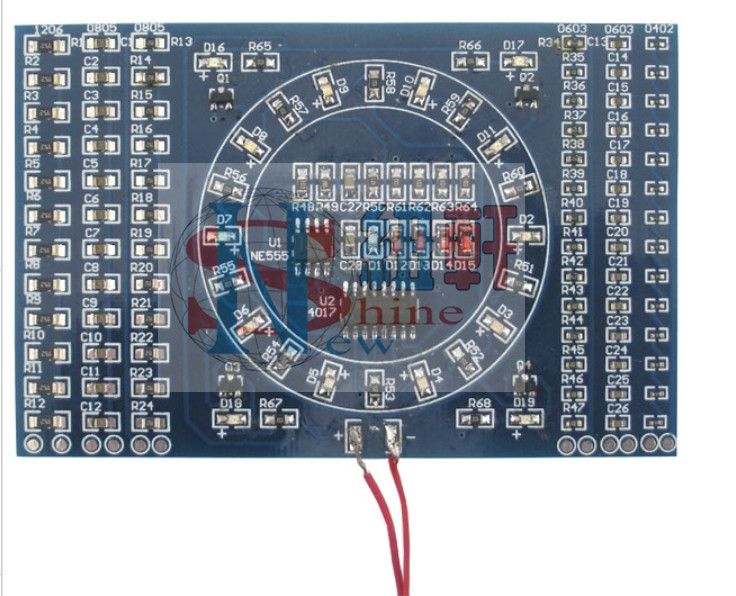 貼片旋轉流水燈套件元件焊接練習板電子工藝技能訓練實訓DIY散件  含電池盒+ 3顆電池-細節圖3