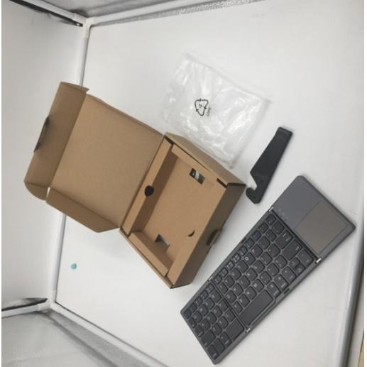 台中現貨可連手機MACBOOK迷你藍牙三折疊鍵盤 便攜無線手機平板鍵盤 帶滑鼠觸控板 繁體鍵盤貼 usb 5.0 usb-細節圖9