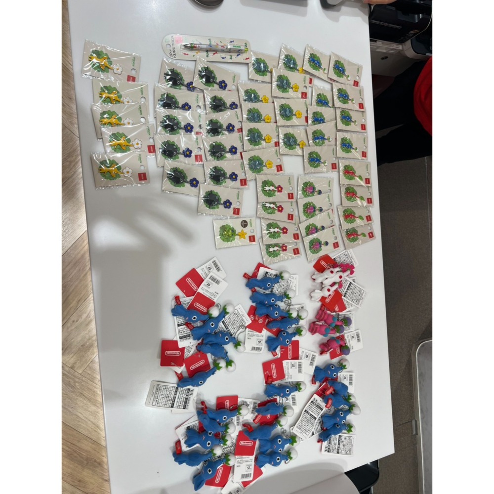 現貨 正版日本任天堂專賣店 皮克敏吊飾 皮克敏徽章別針-細節圖6