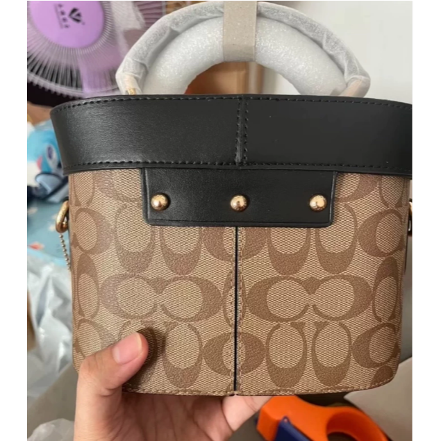 COACH/蔻馳 百分百閑置全新實拍化妝包盒子包桶包單肩斜挎女包-細節圖4