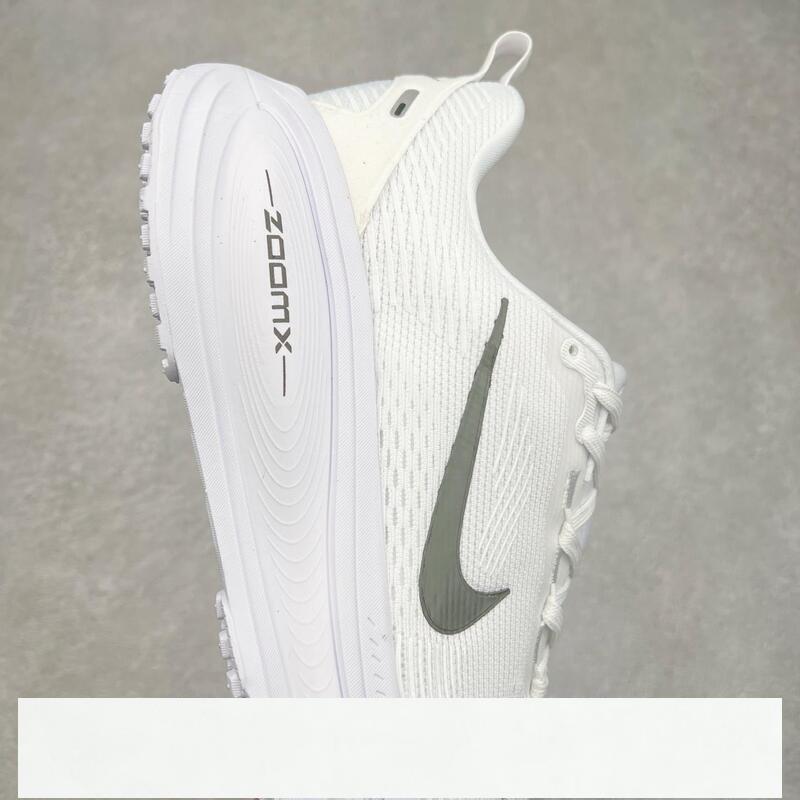 耐吉 Nike Air Zoom Vomero 18 輕便舒適公路跑步 休閒運動舒適慢跑01東東-細節圖6