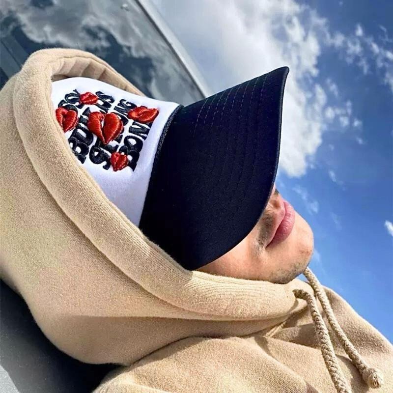 刺繡網帽 棒球帽 透氣帽子 現貨 唇印 速乾 卡車司機帽 帽子網帽 男生帽子 女生帽子 潮流帽子 百搭帽子 SC042-細節圖2