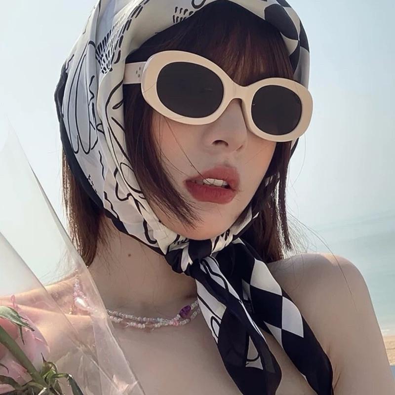 方巾 絲巾 頭巾 領巾 手繪 塗鴉 現貨 韓系 拼接 髮飾 棋盤格 簡約 黑白 配飾 春夏 SA008-細節圖4