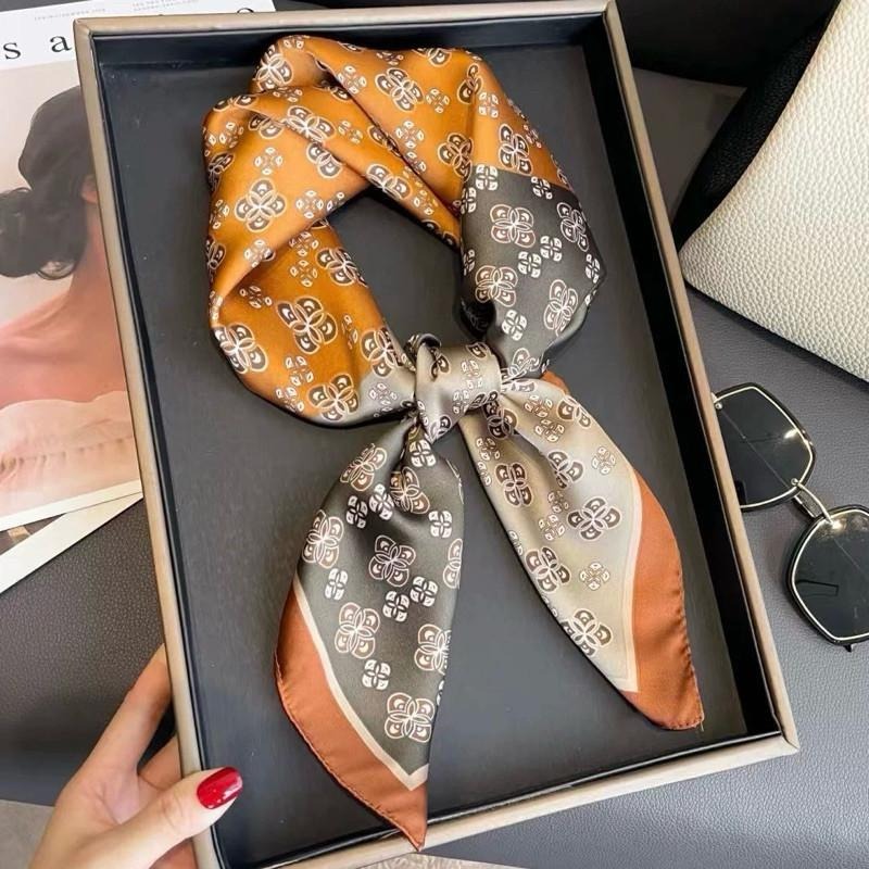 方巾 絲巾 頭巾 領巾 滿版 老花 現貨 質感 髮帶 拼色 包巾 脖圍  小方巾 時尚 質感 氣質 韓系 SA060-細節圖2