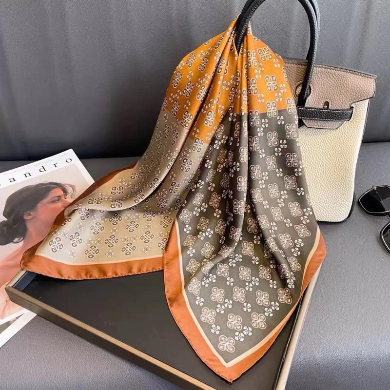 方巾 絲巾 頭巾 領巾 滿版 老花 現貨 質感 髮帶 拼色 包巾 脖圍  小方巾 時尚 質感 氣質 韓系 SA060-細節圖3