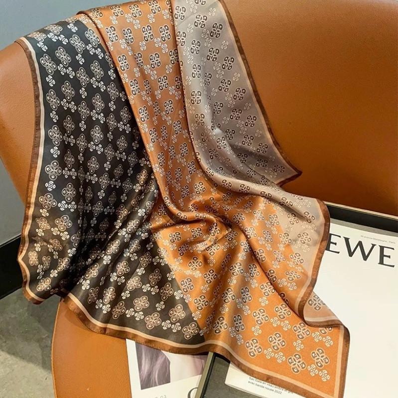 方巾 絲巾 頭巾 領巾 滿版 老花 現貨 質感 髮帶 拼色 包巾 脖圍  小方巾 時尚 質感 氣質 韓系 SA060-細節圖7