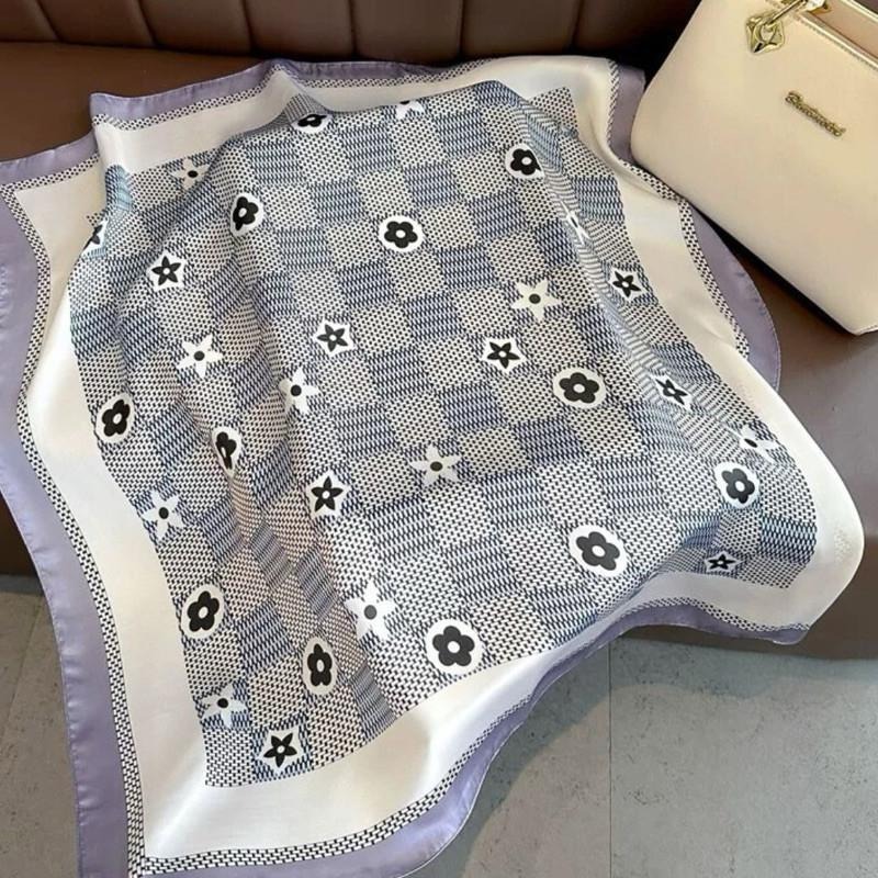 方巾 絲巾 領巾 頭巾 紫色 格紋 小花 現貨 簡約 質感 髮帶 包巾 花朵 脖圍 飾品 小方巾 SA051_2-細節圖4