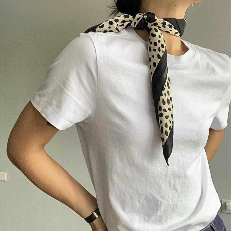 豹點 方巾 絲巾 豹紋 領巾 現貨 頭巾 簡約 質感 髮帶 包巾 脖圍 飾品 小方巾 時尚 氣質 韓系 SA057-細節圖3