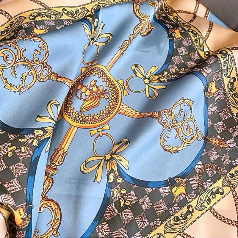 鏈條 方巾 絲巾 頭巾 藍色 領巾 現貨 金鏈 時尚 質感 簡約 髮帶 包巾 脖圍 飾品 小方巾 SA053-細節圖4