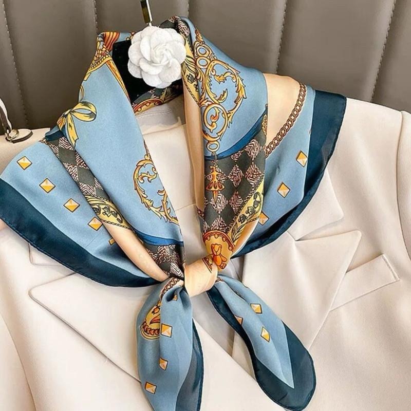 鏈條 方巾 絲巾 頭巾 藍色 領巾 現貨 金鏈 時尚 質感 簡約 髮帶 包巾 脖圍 飾品 小方巾 SA053-細節圖6