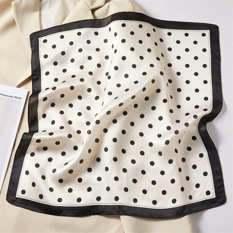 小點點 方巾 絲巾 現貨 黑點白底 頭巾 點點 領巾 髮帶 包巾 脖圍 配件 時尚 質感 氣質 韓系 SA058_2-細節圖2