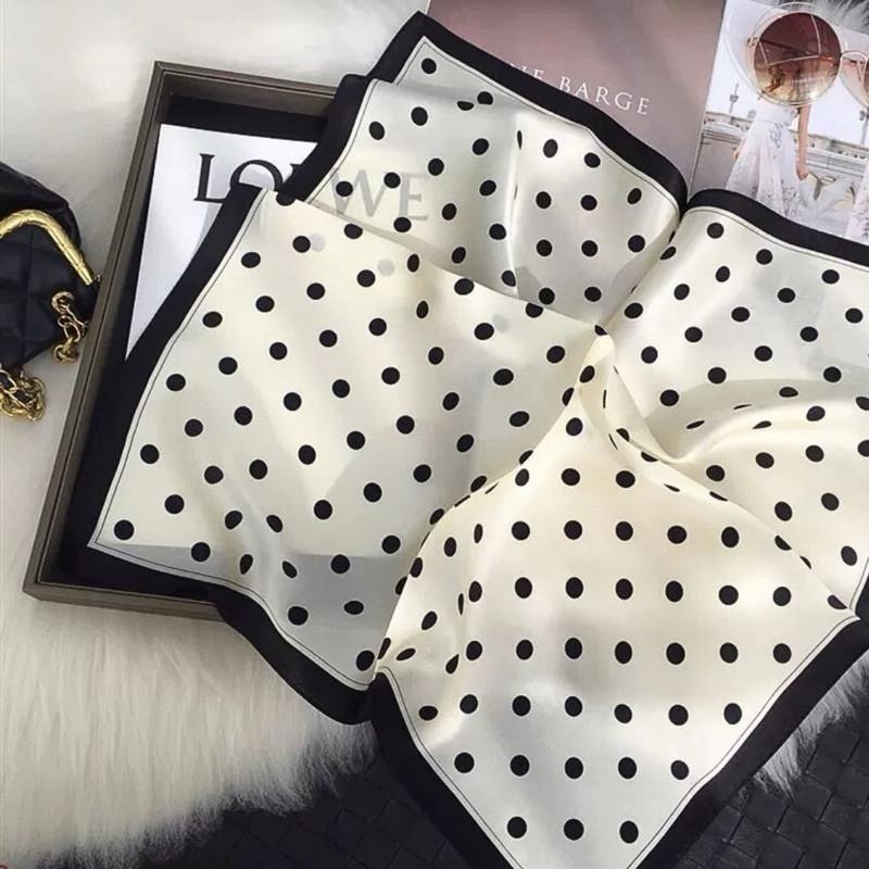 小點點 方巾 絲巾 現貨 黑點白底 頭巾 點點 領巾 髮帶 包巾 脖圍 配件 時尚 質感 氣質 韓系 SA058_2-細節圖5
