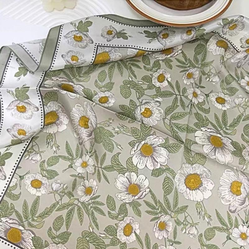 綠色 小花 方巾 絲巾 現貨 韓系 花朵 頭巾 質感 簡約 質感 領巾 髮帶 包巾 脖圍 小方巾 腰飾 SA054-細節圖2
