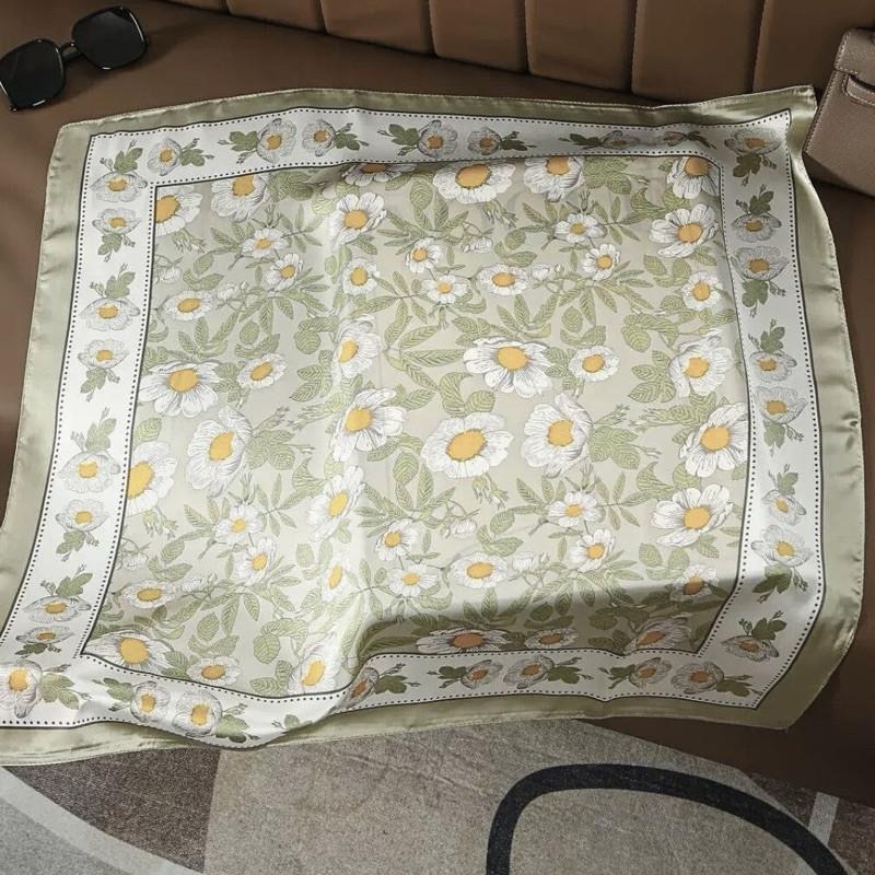 綠色 小花 方巾 絲巾 現貨 韓系 花朵 頭巾 質感 簡約 質感 領巾 髮帶 包巾 脖圍 小方巾 腰飾 SA054-細節圖5