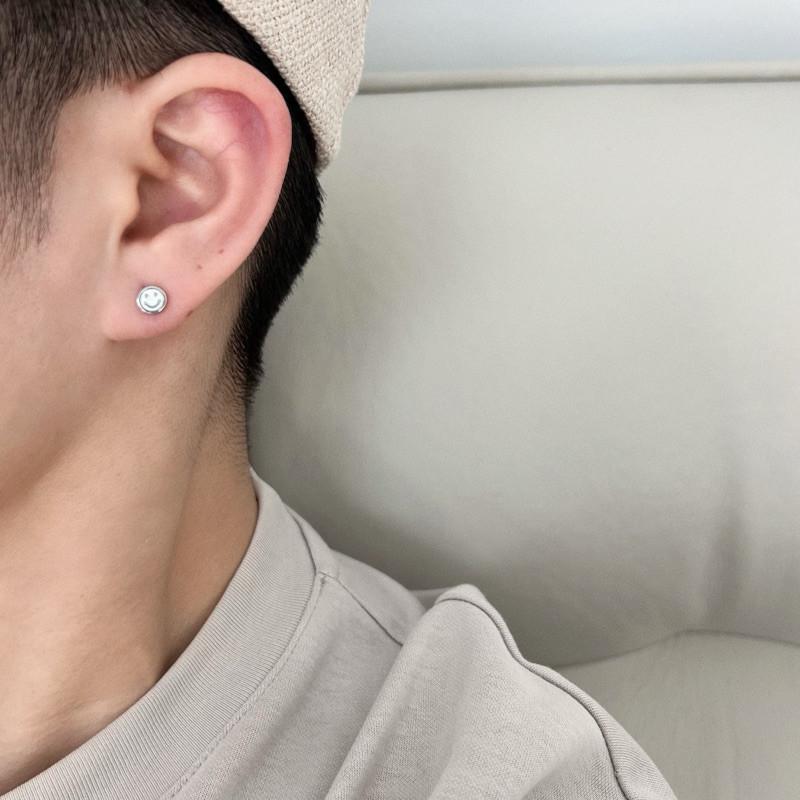 現貨 實拍 白色 smile 銀框 笑臉 鎖珠 耳環 鈦鋼 抗敏 微笑 可碰水-細節圖3