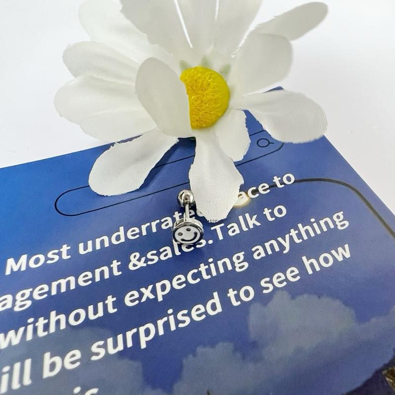 現貨 實拍 白色 smile 銀框 笑臉 鎖珠 耳環 鈦鋼 抗敏 微笑 可碰水-細節圖7