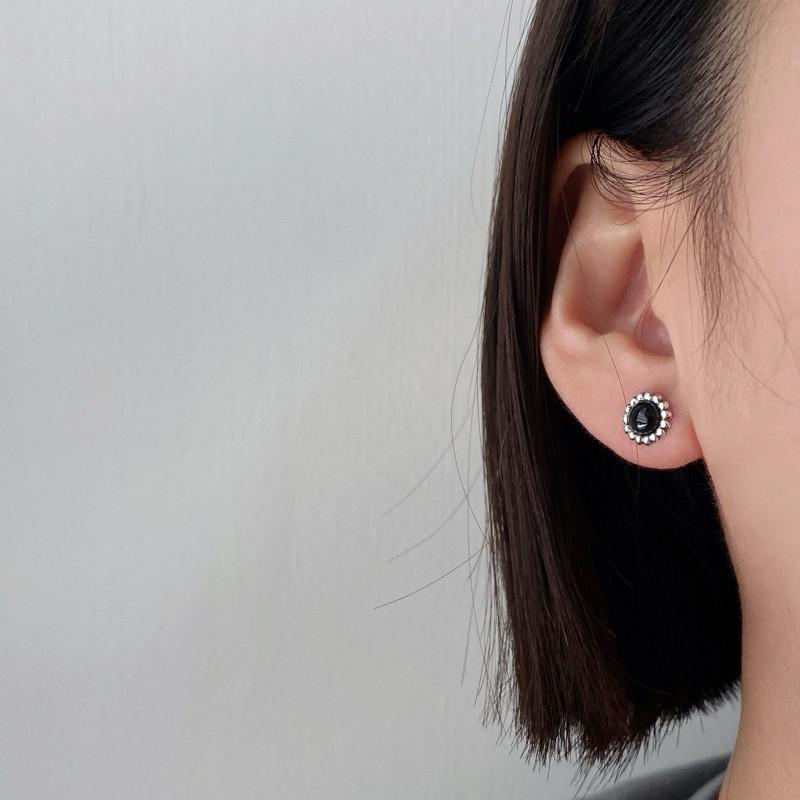 現貨 實拍 韓國空運︎ 小黑花耳環 S925 韓國耳環 純銀-細節圖3