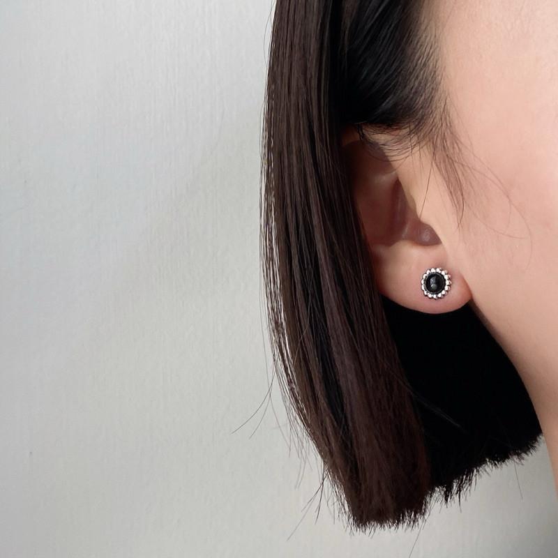 現貨 實拍 韓國空運︎ 小黑花耳環 S925 韓國耳環 純銀-細節圖5