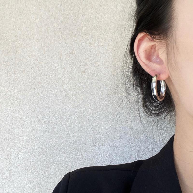 現貨 2色 寬弧面 圜圈 耳環 銀針 S925-細節圖2