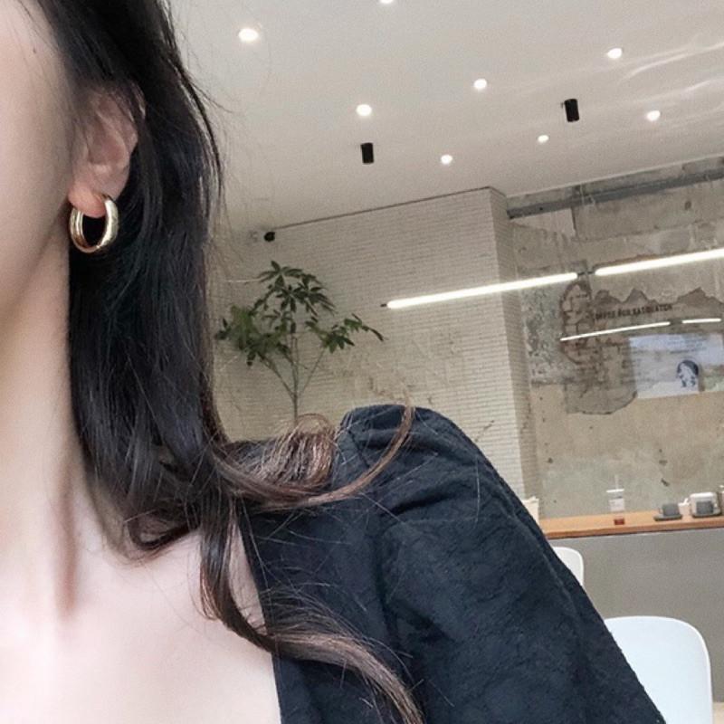 現貨 2色 寬弧面 圜圈 耳環 銀針 S925-細節圖5