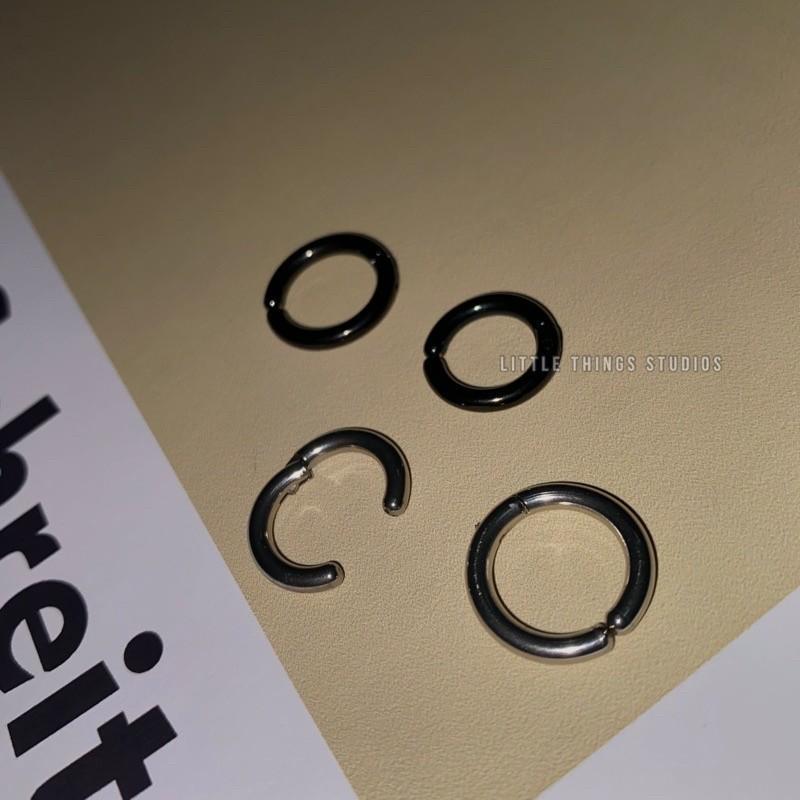 現貨 實拍 2色 無耳洞 圓圈耳夾 耳夾 無耳洞 鈦鋼 耳骨夾 圓圈耳夾 耳垂 鐵圈 黑 銀 金 男生耳環-細節圖3