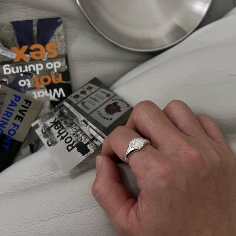 現貨 實拍 鋼印笑臉 戒指 微笑 男戒 通體純銀 s925-細節圖6