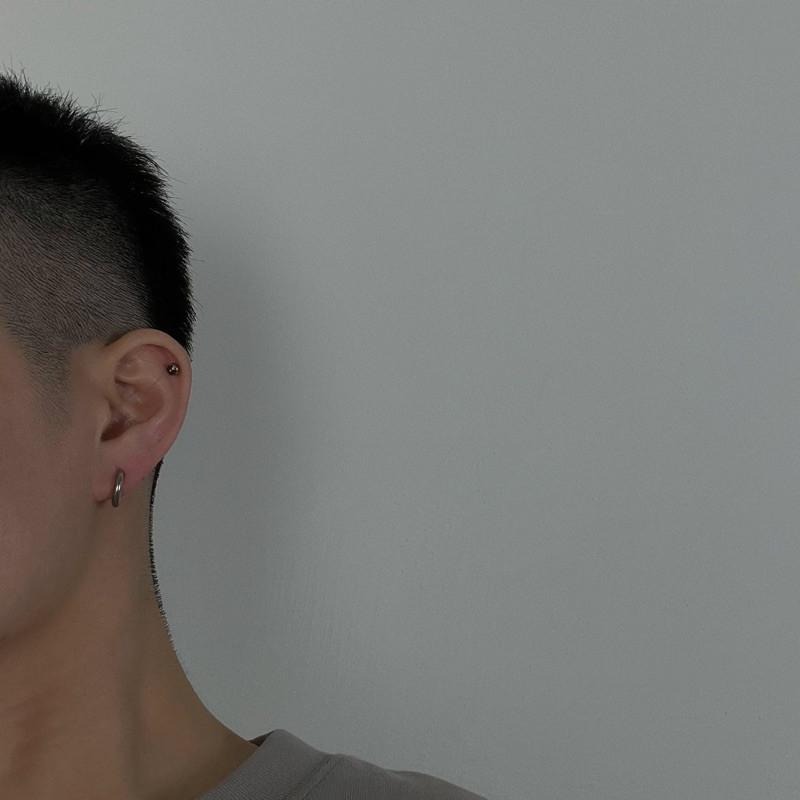 現貨 實拍 3色 超迷你系列 圓圈耳環 鈦鋼耳環 圈圈耳環 小粗圈 迷你 百搭耳圈 耳圈 金 銀 黑 男 SE054-細節圖5