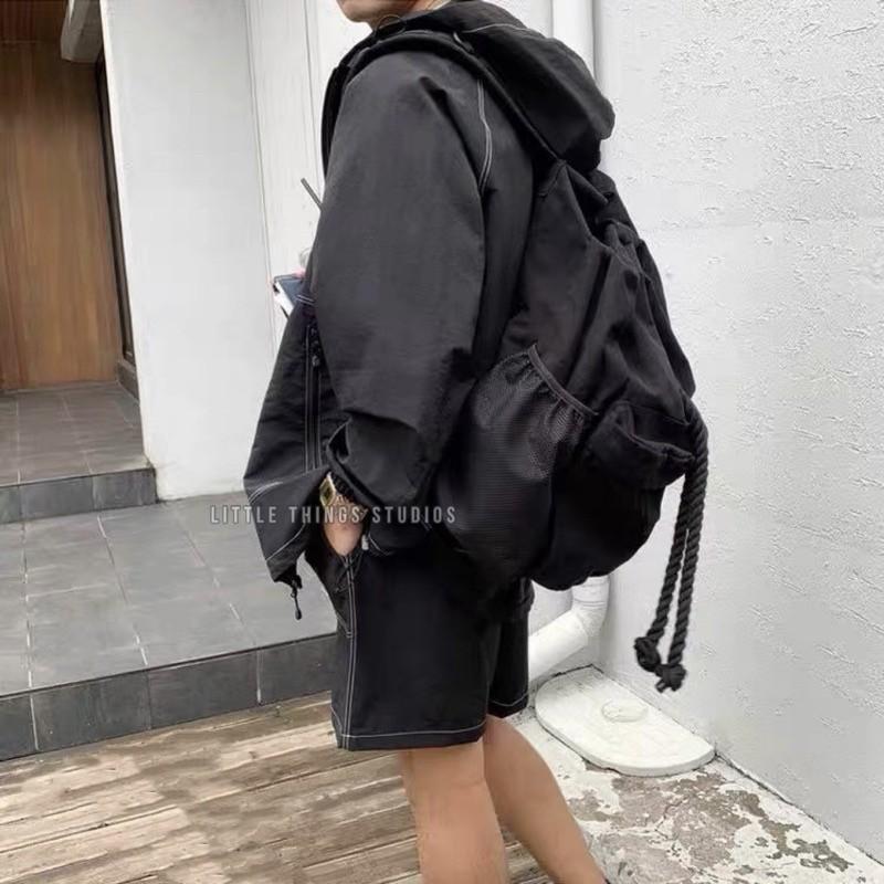 現貨 韓國品牌設計 大容量 水桶包 拳擊包 後背包 束口 筒包-細節圖6