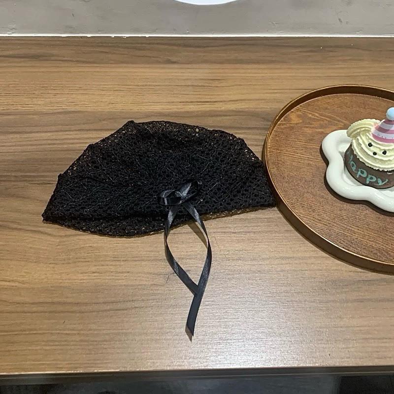 現貨 蝴蝶結 蕾絲包頭帽 鏤空 堆堆帽 Jennie 辣妹 韓系 彈性 針織帽 包頭 名媛風 設計感 包臉帽 時尚 女生-細節圖6