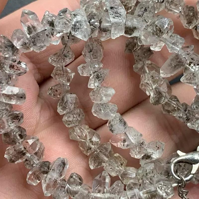 現貨實拍 閃靈鑽手鍊 閃靈手串 共生 原礦 礦石 水晶 油膽 尖頭閃靈鑽 高頻水晶 能量 晶柱 SW038-細節圖7