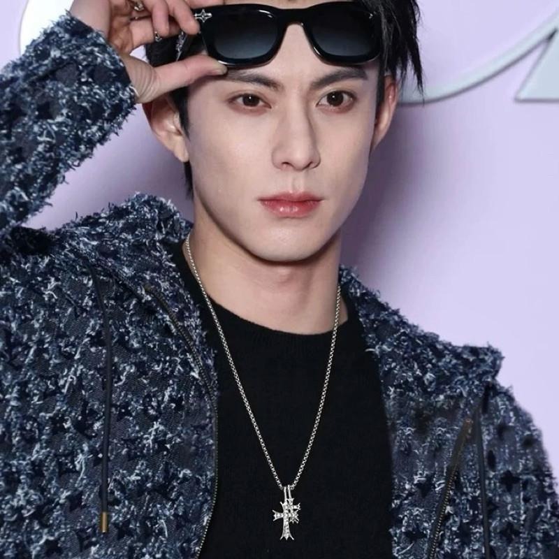 現貨實拍 雙十字水鑽項鍊 鈦鋼項鍊 男生項鏈 高雄飾品 十字架 項鍊男 酷帥 滿鑽 貼鑽 小東西工作室 SN012-細節圖2