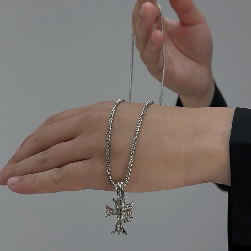 現貨實拍 雙十字水鑽項鍊 鈦鋼項鍊 男生項鏈 高雄飾品 十字架 項鍊男 酷帥 滿鑽 貼鑽 小東西工作室 SN012-細節圖4