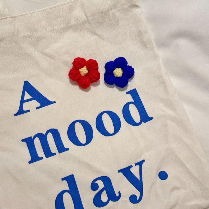 現貨 實拍 11色 毛線 小花 徽章 多巴胺 針織 別針 胸章 背包飾品-細節圖3