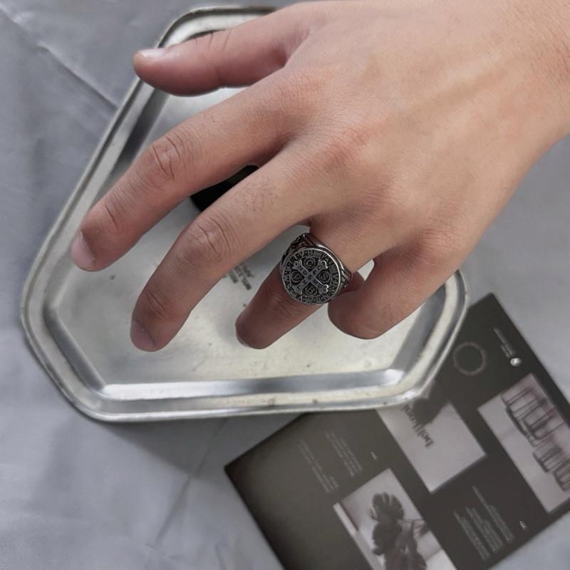 現貨 實拍 立體黑修士 圖章 戒指 鈦鋼 聖母 驅魔 男戒 寬戒-細節圖2