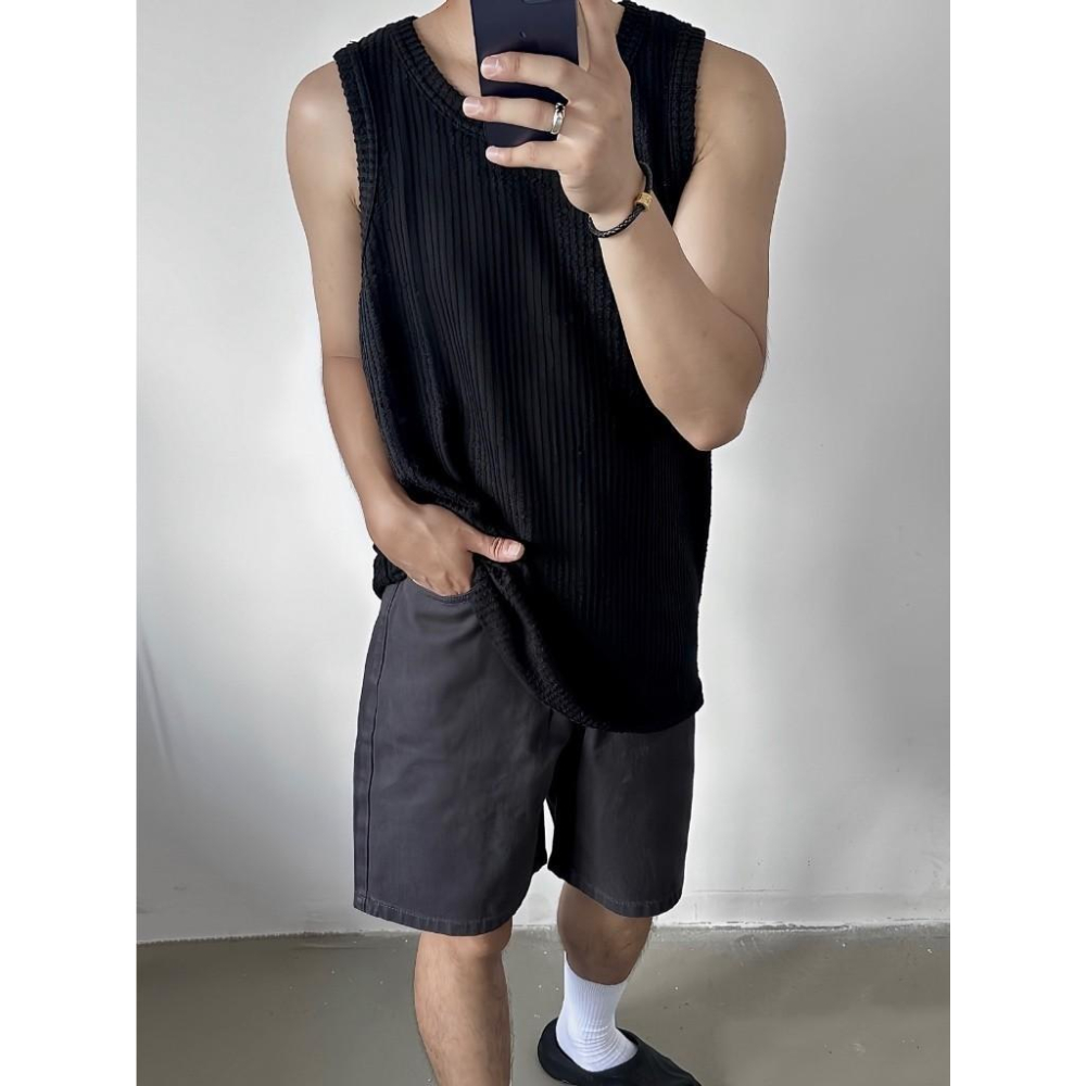 現貨 3色 素面坑條 針織背心 無袖 上衣 涼感 男裝 內搭 秋天 背心 鬆弛感-細節圖3