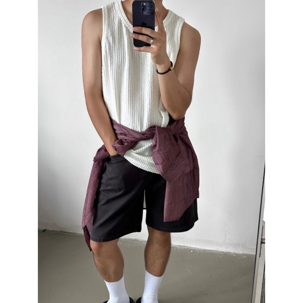 現貨 3色 素面坑條 針織背心 無袖 上衣 涼感 男裝 內搭 秋天 背心 鬆弛感-細節圖5