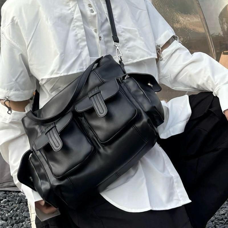 現貨 多口袋 垂墜包 皮革 男肩包 水餃包 肩背包 側背包 黑色 男生 韓系 兩用 SB006-細節圖3