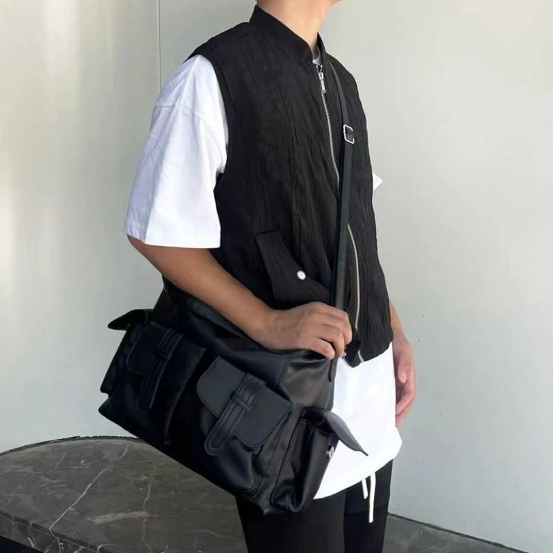 現貨 多口袋 垂墜包 皮革 男肩包 水餃包 肩背包 側背包 黑色 男生 韓系 兩用 SB006-細節圖7