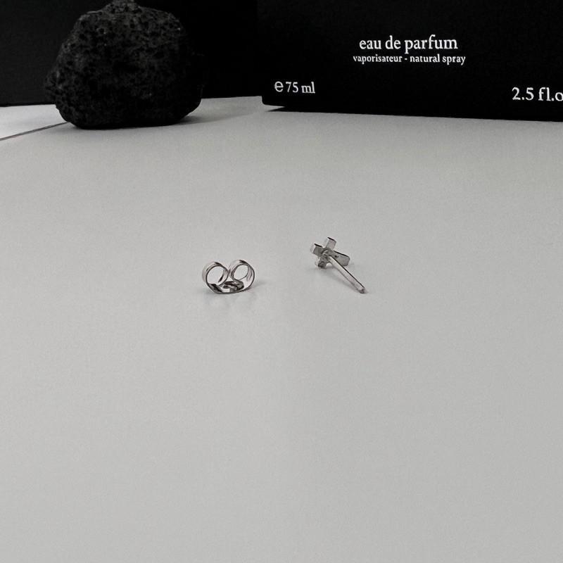 現貨 實拍 超迷你系列 十字架 耳環 鈦鋼 迷你 銀色 耳釘-細節圖4