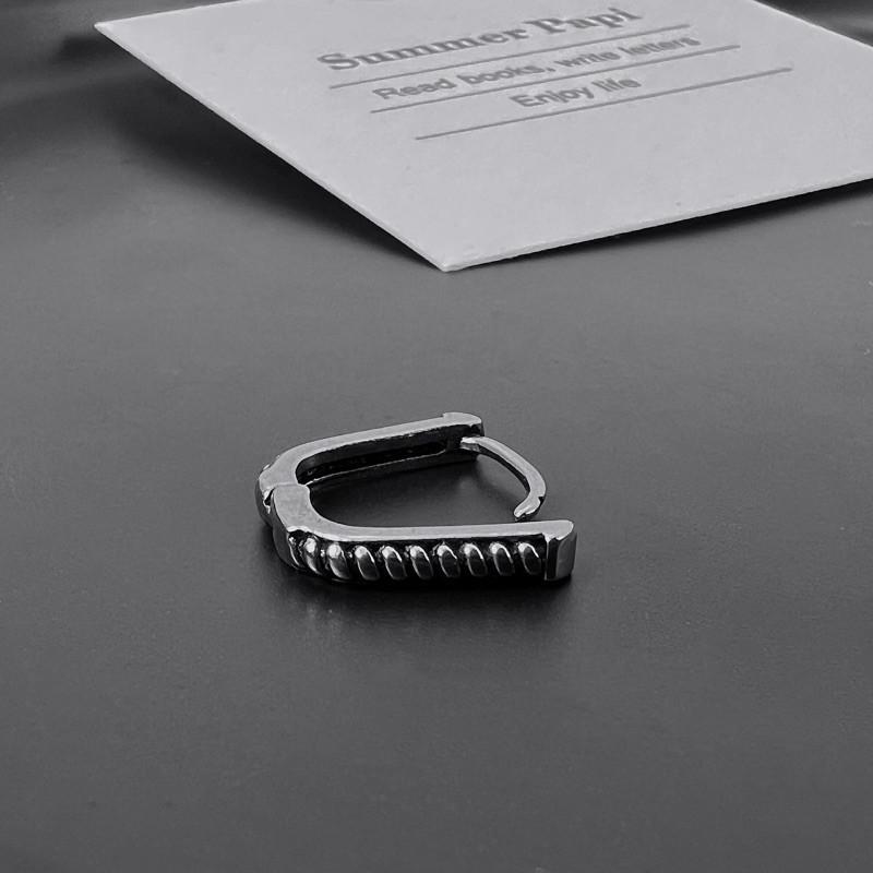 現貨 實拍 韓國空運 復古鏈條耳圈 u型 刻紋 鈦鋼 耳環 仿舊 鏈條-細節圖3