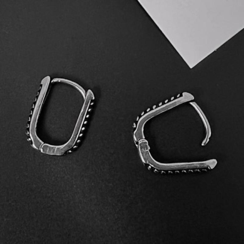 現貨 實拍 韓國空運 復古鏈條耳圈 u型 刻紋 鈦鋼 耳環 仿舊 鏈條-細節圖4