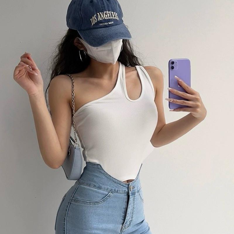 現貨 2色 大斜肩 露洞 性感 造型 背心-細節圖8