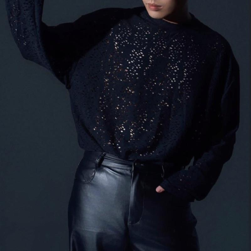 現貨 實拍 2色 視覺堆疊 鏤空 洞洞 上衣 長袖 黑TEE-細節圖3