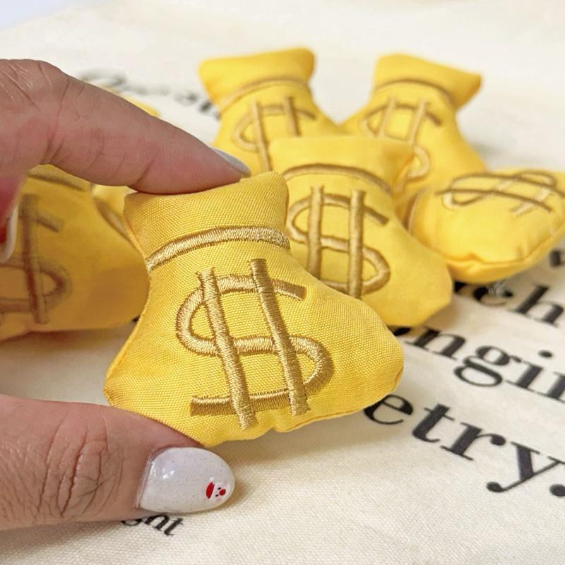 現貨 實拍 小錢袋 立體 別針 徽章 招財 錢袋 財源滾滾 包飾 包包飾品 裝飾-細節圖3