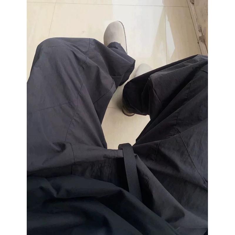 現貨 2色 剪裁感 降落傘褲 散兵褲 機能長褲 工裝 寬褲 速乾 男 垂墜 薄款 男生長褲-細節圖7