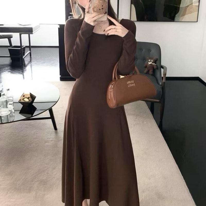 現貨 2色 蜜桃氛圍 蜜桃絨 洋裝 傘襬 長洋 連衣裙 咖啡色 秋冬 自帶氛圍感 蜜桃絨-細節圖8